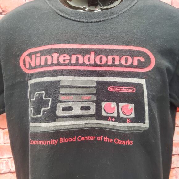 Nintendo Shirt Men's Black NES Controller Retro Video Games Outdoor Pullover Tee - Picture 3 of 5